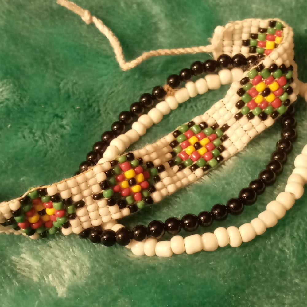 Southwestern style beaded bracelet tie back with two expandable beaded bracelets